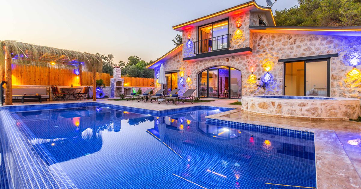 Hiring a pool specialist you can trust